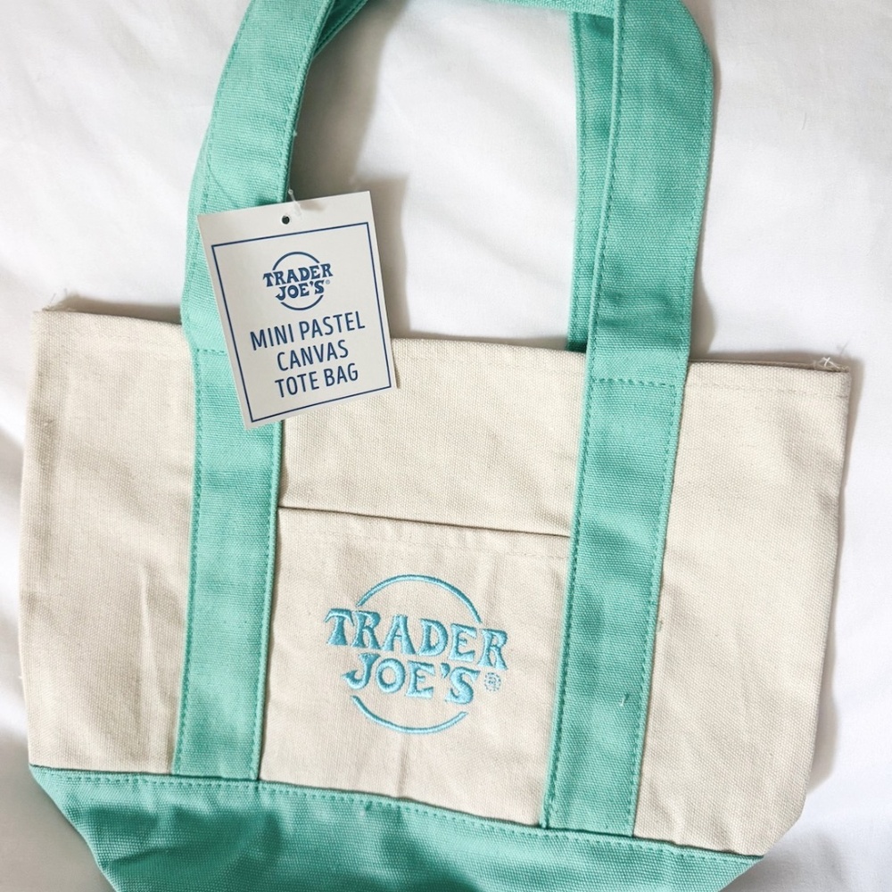 2025 Limited Edition Trader Joes Mini Bags. NWT!
